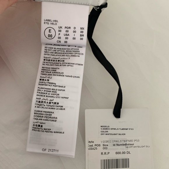 STUNING PRONOVIAS CATHEDRAL VEIL!! NWT - Picture 4 of 12